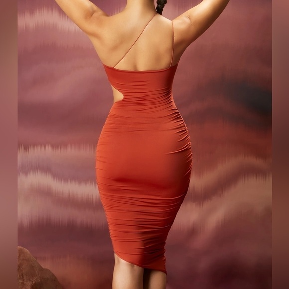 🅽🅴🆆 HTF Oh Polly Entwined Ruched Asymmetric Cutout Midi Dress in Rust, size 2 - Picture 4 of 9